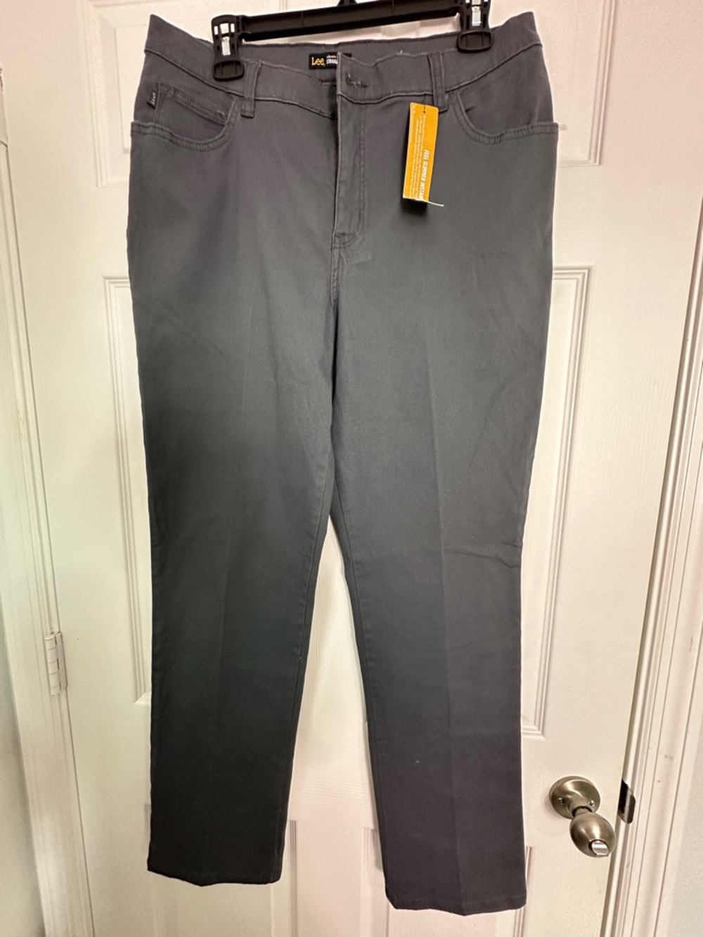Lee Straight Leg Pants in Charcoal